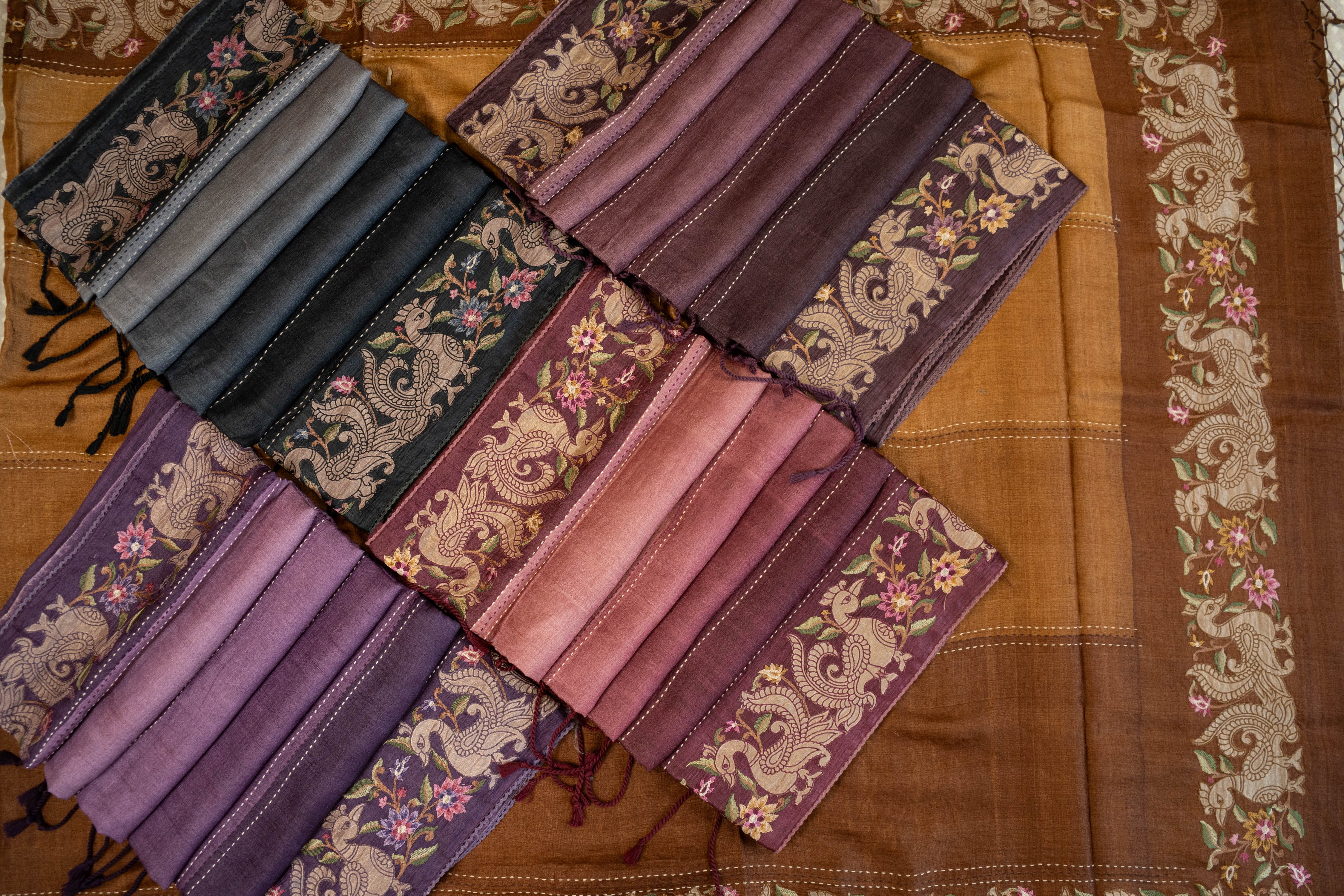10951 Tusser Applique Embroidery katha stich Saree for wholesale